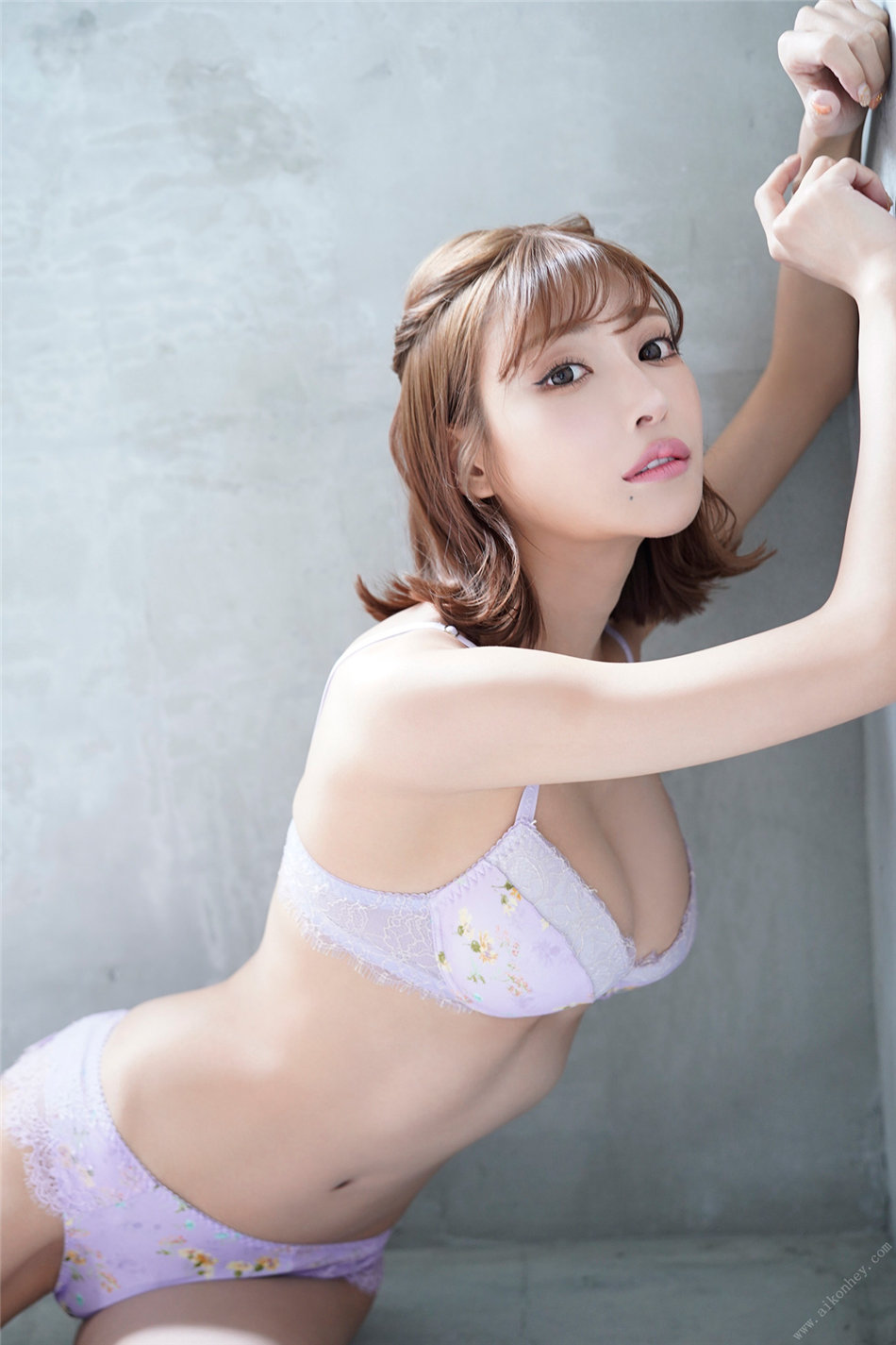 明日花绮罗写真图集—FLASHデジタル写真集 Love Tomorrow